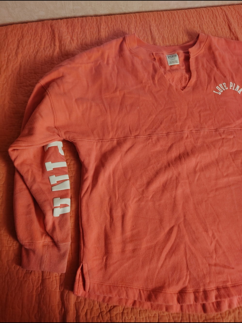 PINK Victoria's Secret Coral Short-Sleeve Crew with 'LOVE PINK' Logo - Picture 4 of 13